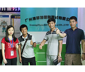 印度客户来英国上市公司官网365采购进口商用健身房器材