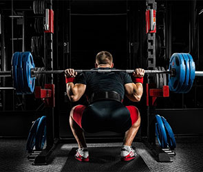  史密斯机的8种锻炼方法 全身肌肉锻炼只需一台史密斯机