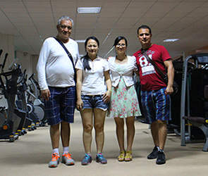 墨西哥客户来中国采购商用健身房器材