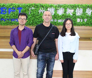 科索沃客户来中国采购英国上市公司官网365商业健身房器械