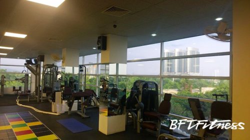 巴基斯坦客户健身房案例图 英国上市公司官网365健身器材厂家