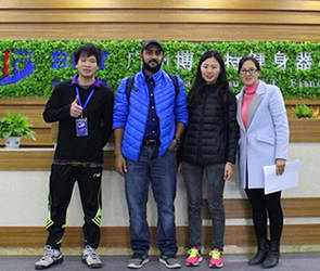 巴基斯坦客户来中国采购英国上市公司官网365健身房商用器材