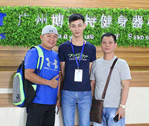 越南客户来中国采购英国上市公司官网365品牌商用健身房器械