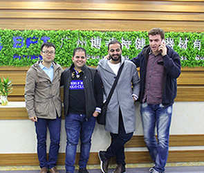 埃及客户来中国找健身器材厂家并选择和365英国上市官方网站合作