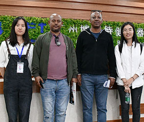 埃塞俄比亚客户进口英国上市公司官网365健身房器材