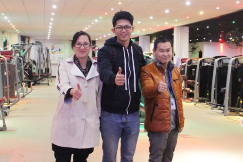 马来西亚成交客户合影留念