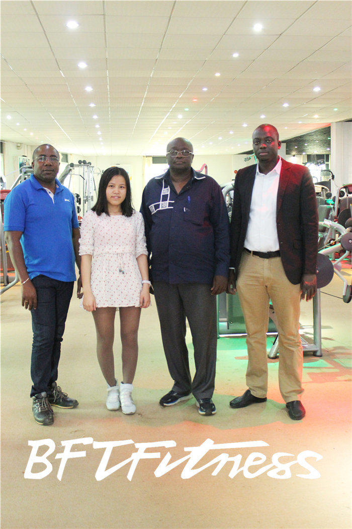 布基纳法索客户来中国365英国上市官方网站进口健身器材