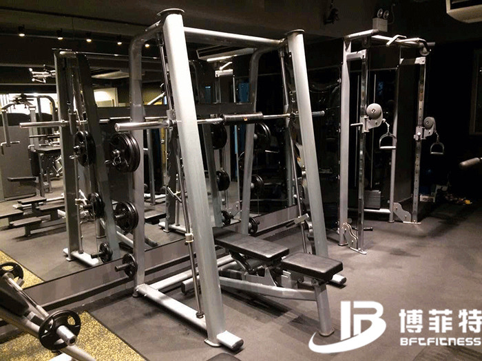 英国上市公司官网365健身器材案例 香港客户的健身房图片
