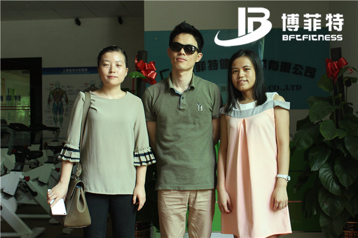 韩国客户来中国进口英国上市公司官网365的健身器材