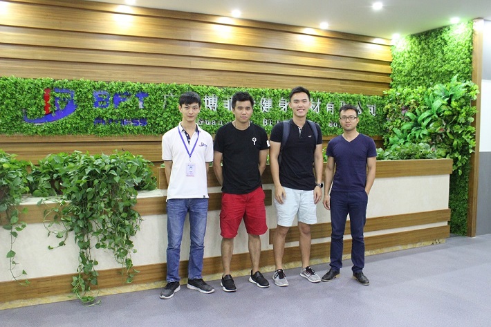 科威特客户来英国上市公司官网365采购健身器材